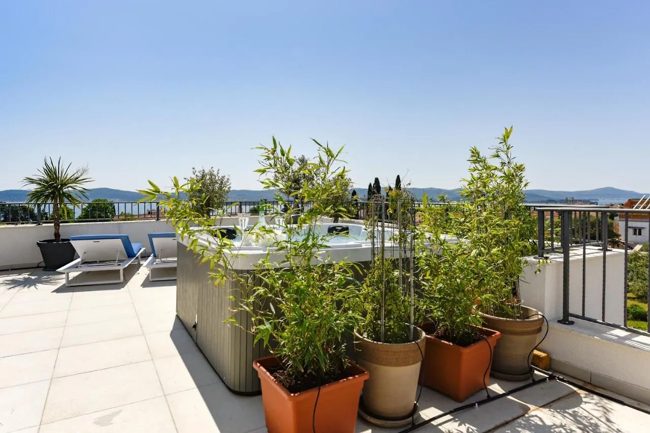 Villa Azzuro With Jacuzzi And Pool 圣菲利普雅科夫