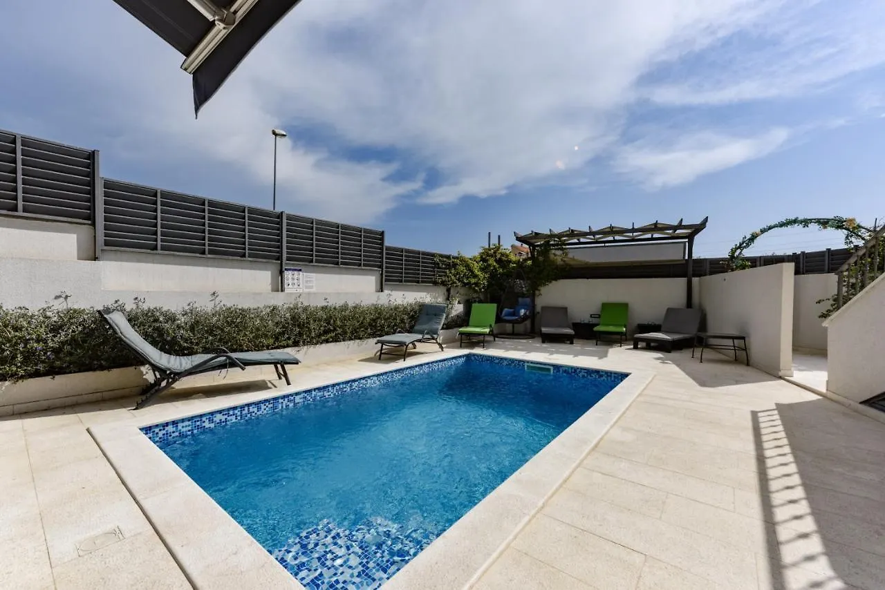 Villa Azzuro With Jacuzzi And Pool Sveti Filip i Jakov 0*,