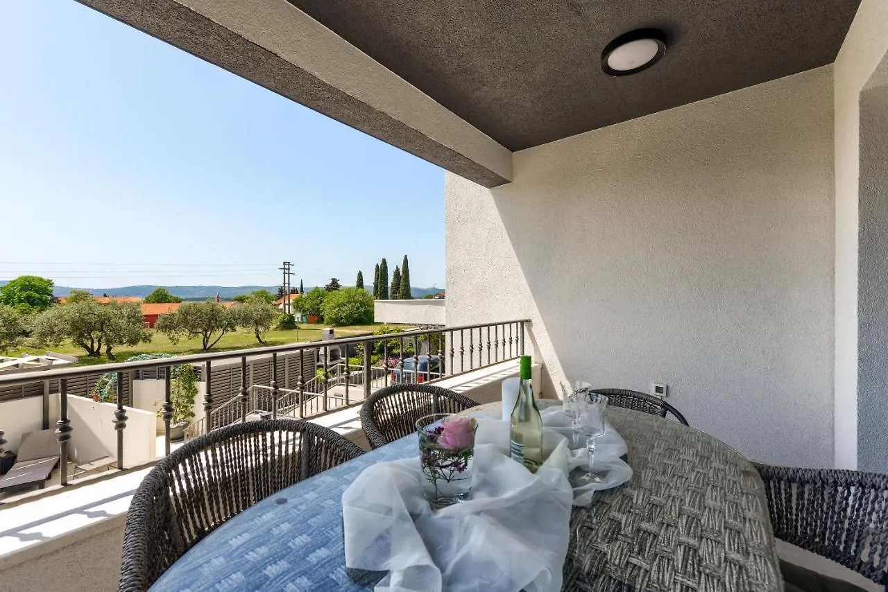 Villa Azzuro With Jacuzzi And Pool Sveti Filip i Jakov